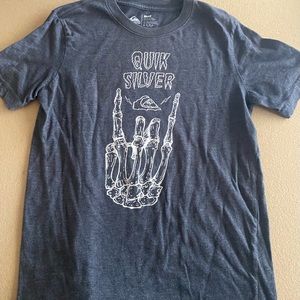 Boys QUIKSILVER T-Shirt Size LARGE